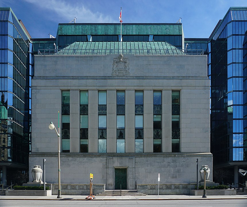 Bank of Canada slashes key interest rates on slow economic growth
